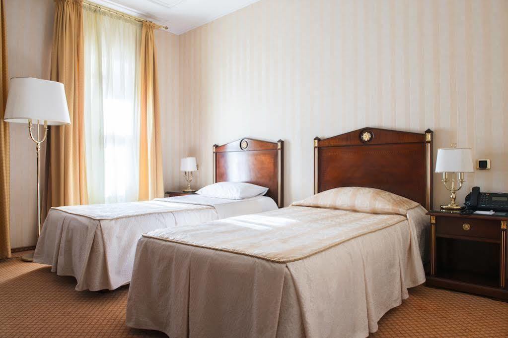 Hotel Optima Collection Podil Plaza Kyjev Exteriér fotografie