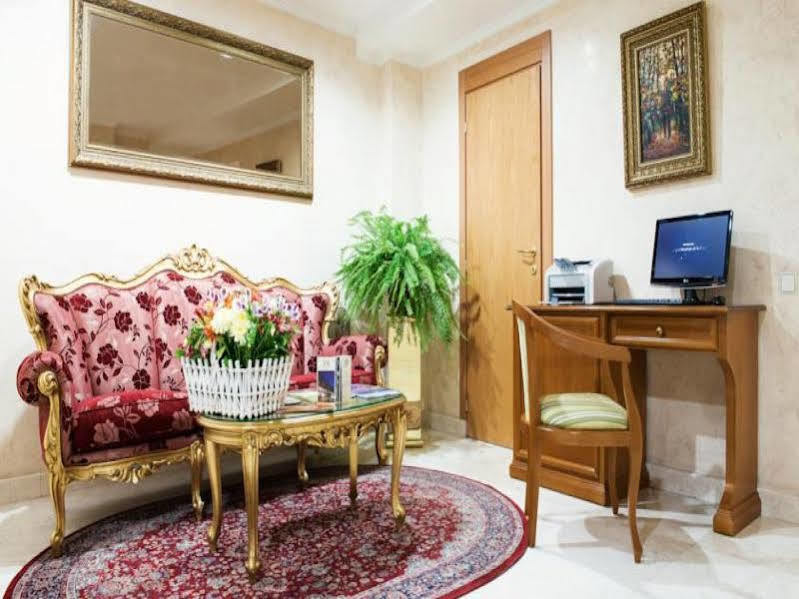 Hotel Optima Collection Podil Plaza Kyjev Exteriér fotografie